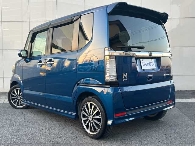 ホンダ Ｎ ＢＯＸ カスタム G ターボパッケージ 埼玉県 2013(平25)年 8.8万km プレミアムダイナミックブルーパール (株)IDOMが運営する【じしゃロン熊谷店】の自社ローン対象車両になります。こちらは現金ご利用時の価格です。自社ローンご希望の方は別途その旨お申付け下さい。/社外ナビ　AVIC-MRZ007/バックカメラ/クルーズコントロール/両側パワースライドドア/パドルシフト/ステアリングスイッチ/純正アルミホイール/オートライト/キセノンライト/フロアマット/ドアバイザー/スマートキー/アイドリングストップ