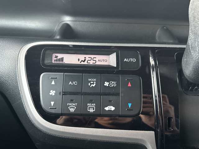 ホンダ Ｎ ＢＯＸ カスタム G ターボパッケージ 埼玉県 2013(平25)年 8.8万km プレミアムダイナミックブルーパール (株)IDOMが運営する【じしゃロン熊谷店】の自社ローン対象車両になります。こちらは現金ご利用時の価格です。自社ローンご希望の方は別途その旨お申付け下さい。/社外ナビ　AVIC-MRZ007/バックカメラ/クルーズコントロール/両側パワースライドドア/パドルシフト/ステアリングスイッチ/純正アルミホイール/オートライト/キセノンライト/フロアマット/ドアバイザー/スマートキー/アイドリングストップ