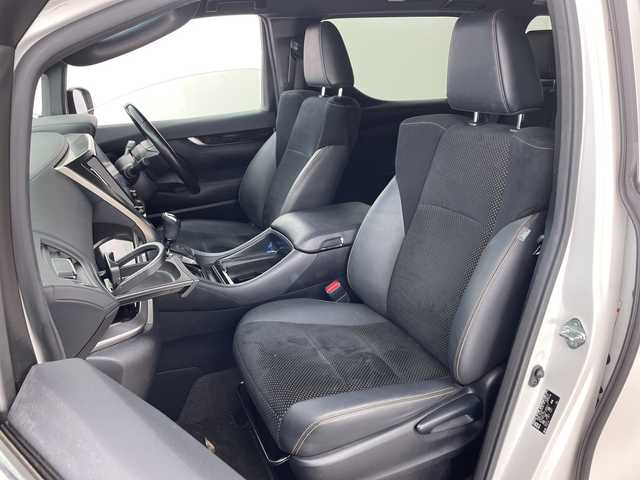 トヨタ ヴェルファイア ハイブリット Z ゴールデンアイズ 兵庫県 2021(令3)年 6.5万km ホワイトパールクリスタルシャイン ・純正ナビCD/DVD/USB/Miracast/Bluetooth/TV/HDMI/・純正フリップダウンモニター/・バックカメラ/・ビルトインETC/・モデリスタエアロ（F.S.R）/・前後ドライブレコーダー/・両側パワースライドドア/・パワーバックドア/・Toyota　Safety　Sense/・プリクラッシュセーフティ/・レーントレーシングアシスト/・レーダークルーズコントロール（全車速追従機能付）/・ロードサインアシスト/・アダプティブハイビームシステム/・先行車発進告知/・三眼ＬＥＤヘッドライト/・フォグランプ/・AC100V電源/・純正アルミホイール/・社外フロアマット/・社外レーダー探知機/・ウッドコンビステアリング/・スマートキー/・スペアキー