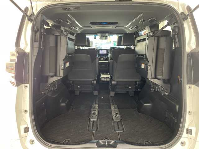 トヨタ ヴェルファイア ハイブリット Z ゴールデンアイズ 兵庫県 2021(令3)年 6.5万km ホワイトパールクリスタルシャイン ・純正ナビCD/DVD/USB/Miracast/Bluetooth/TV/HDMI/・純正フリップダウンモニター/・バックカメラ/・ビルトインETC/・モデリスタエアロ（F.S.R）/・前後ドライブレコーダー/・両側パワースライドドア/・パワーバックドア/・Toyota　Safety　Sense/・プリクラッシュセーフティ/・レーントレーシングアシスト/・レーダークルーズコントロール（全車速追従機能付）/・ロードサインアシスト/・アダプティブハイビームシステム/・先行車発進告知/・三眼ＬＥＤヘッドライト/・フォグランプ/・AC100V電源/・純正アルミホイール/・社外フロアマット/・社外レーダー探知機/・ウッドコンビステアリング/・スマートキー/・スペアキー