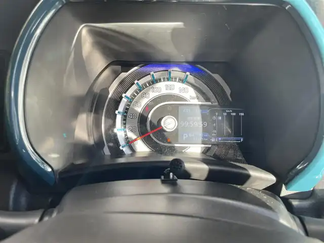 スズキ ハスラー HYBRID G 高知県 2020(令2)年 7.3万km デニムブルー ガンメタリック 2トーン (株)IDOMが運営する【じしゃロン高知店】の自社ローン対象車両になります。こちらは現金ご利用時の価格です。自社ローンご希望の方は別途その旨お申付け下さい。