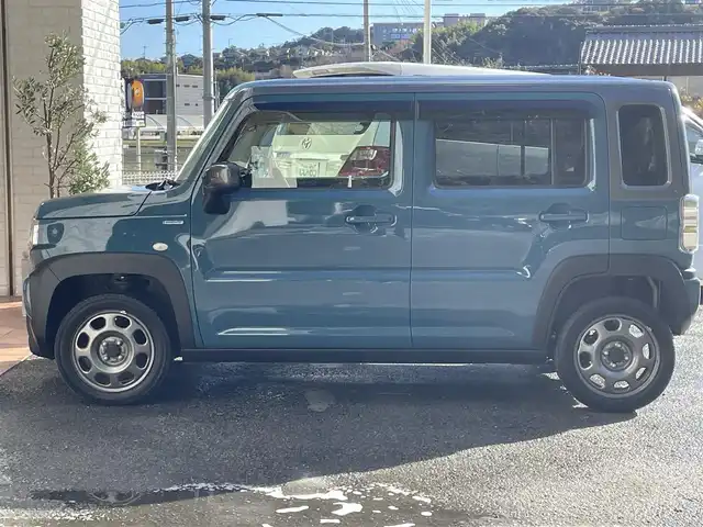 スズキ ハスラー HYBRID G 高知県 2020(令2)年 7.3万km デニムブルー ガンメタリック 2トーン (株)IDOMが運営する【じしゃロン高知店】の自社ローン対象車両になります。こちらは現金ご利用時の価格です。自社ローンご希望の方は別途その旨お申付け下さい。