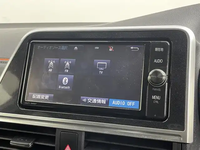 トヨタ シエンタ G クエロ 埼玉県 2017(平29)年 4.7万km ホワイトパールクリスタルシャイン 衝突被害軽減ブレーキ/純正7インチSDナビ/フリップダウンモニター/両側パワースライドドア/バックカメラ/LEDヘッドライト/レーンキープアシスト/オートエアコン/オートマチックハイビーム/アイドリングストップ/横滑り防止装置/フルセグTV/CD/Bluetooth/ステアリングスイッチ/スマートキー/プッシュスタート