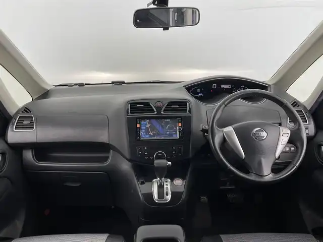 日産 セレナ ハイウェイS G Sハイブリッド 大分県 2013(平25)年 10.9万km ブリリアントホワイトパール ・バックカメラ/・純正ナビゲーション/・スマートキー/・両側パワースライドドア/・純正16インチAW/・ハーフレザーシート/・純正フロアマット/・ETC/・ダブルエアバッグ