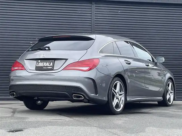メルセデス・ベンツ ＣＬＡ１８０ Sブレイク　スポーツ 三重県 2016(平28)年 3.8万km マウンテングレー パノラミックスライディングルーフ/純正HDDナビ/ （DVD/フルセグTV/Bluetooth/USB）/バックカメラ/ETC2.0/ハーフレザーシート/D席パワーシート/前席シートヒーター/レーダーセーフティーパッケージ/・アクティブディスタンスアシストディストロニック(全自動再発進機能付)/・アクティブブレーキアシスト(歩行者/飛び出し検知機能付)/・PRE-SAFEインパルス(前面衝突被害軽減機能)/・アクティブブラインドスポットアシスト/・アクティブレーンキーピングアシスト/・リアCPA(被害軽減ブレーキ付後方衝突警告システム)/・トラフィックサインアシスト/横滑り防止装置/純正18インチアルミホイール/スマートキー/オートライト/純正LEDヘッドライト/パドルシフト/スペアキー1本/取扱説明書