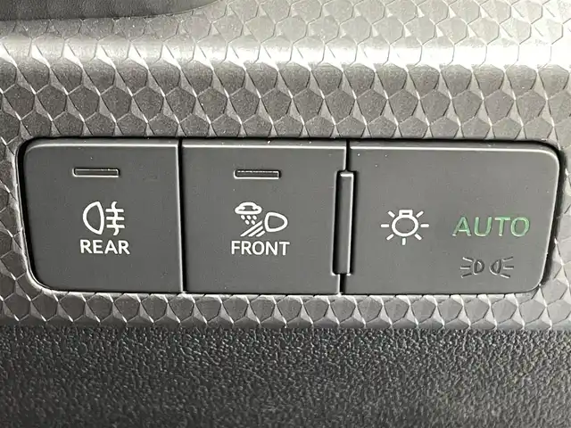 アウディ アウディ Ａ１ SB シティカーバーブラックスタイルED 熊本県 2022(令4)年 3.5万km グレーⅡ ・１２５台限定車/・純正ディスプレイオーディオ/　【Bluetooth・USB・AppleCarPlay・AndroidAuto】/・バックカメラ/・ETC/・クルーズコントロール(追従式)/・衝突軽減ブレーキ/・横滑り防止/・アイドリングストップ/・パーキングアシスト/・前席シートヒーター/・後ろのみコーナーセンサー/・LEDヘッドランプ/・純正フロアマット/・純正１７インチAW/・オートライト/・オートマチックハイビーム/・LEDヘッドライト/・スマートキー/・プッシュスタート/・保証書/・取扱説明書