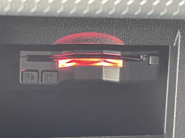 アウディ アウディ Ａ１ SB シティカーバーブラックスタイルED 熊本県 2022(令4)年 3.5万km グレーⅡ ・１２５台限定車/・純正ディスプレイオーディオ/　【Bluetooth・USB・AppleCarPlay・AndroidAuto】/・バックカメラ/・ETC/・クルーズコントロール(追従式)/・衝突軽減ブレーキ/・横滑り防止/・アイドリングストップ/・パーキングアシスト/・前席シートヒーター/・後ろのみコーナーセンサー/・LEDヘッドランプ/・純正フロアマット/・純正１７インチAW/・オートライト/・オートマチックハイビーム/・LEDヘッドライト/・スマートキー/・プッシュスタート/・保証書/・取扱説明書