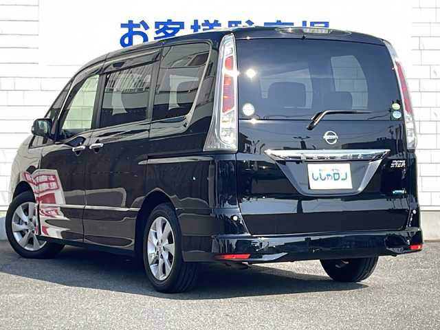 日産 セレナ ハイウェイスター Vセレクション 山口県 2012(平24)年 7.2万km スーパーブラック 株)IDOMが運営する【じしゃロン宇部店】の自社ローン専用車両になります。こちらは現金またはオートローンご利用時の価格です。自社ローンご希望の方は別途その旨お申付け下さい純正ナビ（MP311D-W）　/Ｂｌｕｅｔｏｏｔｈ接続　/フルセグＴＶ　/バックカメラ　/ＥＴＣ　/純正フロアマット　/両側パワースライドドア　/横滑り防止装置　/コーナーセンサー前後　/キセノンヘットライト　/クルーズコントロール