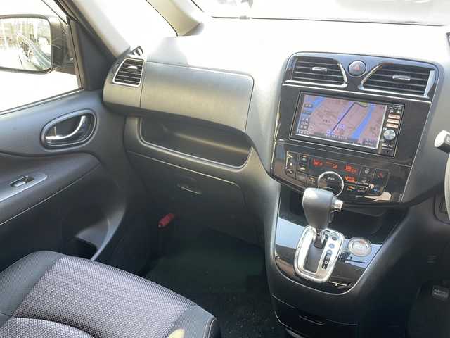 日産 セレナ ハイウェイスター Vセレクション 山口県 2012(平24)年 7.2万km スーパーブラック 株)IDOMが運営する【じしゃロン宇部店】の自社ローン専用車両になります。こちらは現金またはオートローンご利用時の価格です。自社ローンご希望の方は別途その旨お申付け下さい純正ナビ（MP311D-W）　/Ｂｌｕｅｔｏｏｔｈ接続　/フルセグＴＶ　/バックカメラ　/ＥＴＣ　/純正フロアマット　/両側パワースライドドア　/横滑り防止装置　/コーナーセンサー前後　/キセノンヘットライト　/クルーズコントロール