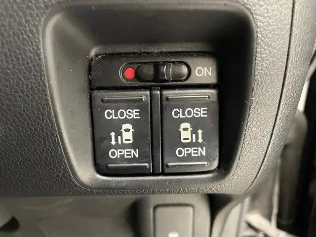 ホンダ Ｎ ＢＯＸ G SSパッケージ 兵庫県 2013(平25)年 12.7万km クリスタルブラックパール 純正メモリナビ/（AM/FM/CD/DVD/Bluetooth/フルセグTV）/・VXM-145VFi/バックカメラ/横滑り防止装置/両側パワースライドドア/ステアリングスイッチ/オートライト/純正14インチアルミホイール/純正フロアマット/スマートキー/ドアバイザー/ベンチシート
