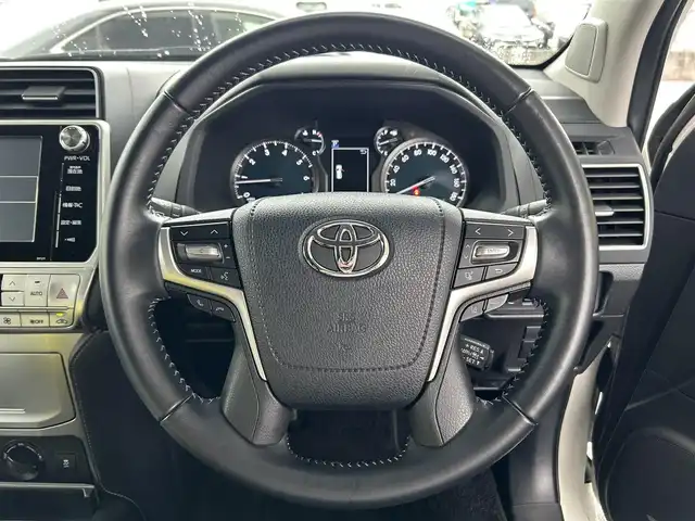 トヨタ ランドクルーザー プラド TX Lパッケージ 兵庫県 2020(令2)年 3.5万km ホワイトパールクリスタルシャイン 純正メーカーOPナビ/（AM/FM/CD/TV/BT)/フルセグTV/全周囲カメラ/ETC/オートハイビーム/フルレザーシート/前席パワーシート/シートヒーター/ベンチレーション/トヨタセーフティーセンス/レーダークルーズコントロール/レーンキープアシスト/前後ドライブレコーダー/純正フロアマット/LEDヘットライト/純正19インチアルミホイール/取扱説明書/保証書