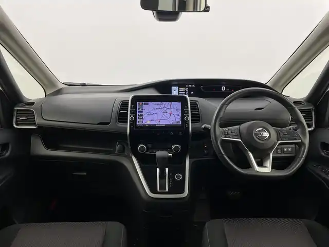 日産 セレナ ハイウェイスター Vセレクション 群馬県 2018(平30)年 9.4万km ブリリアントホワイトパール 純正9型ナビ 純正11型後席モニター　全周囲カメラ　ハンズフリー両側電動スライド　クルーズコントロール　衝突被害軽減ブレーキ　アイドリングストップ　純正ビルトインETC ステアリングリモコン 禁煙車
