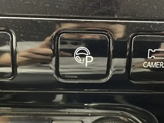 日産 セレナ ハイウェイスター Vセレクション 群馬県 2018(平30)年 9.4万km ブリリアントホワイトパール 純正9型ナビ 純正11型後席モニター　全周囲カメラ　ハンズフリー両側電動スライド　クルーズコントロール　衝突被害軽減ブレーキ　アイドリングストップ　純正ビルトインETC ステアリングリモコン 禁煙車
