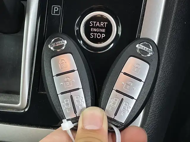 日産 セレナ ハイウェイスター Vセレクション 群馬県 2018(平30)年 9.4万km ブリリアントホワイトパール 純正9型ナビ 純正11型後席モニター　全周囲カメラ　ハンズフリー両側電動スライド　クルーズコントロール　衝突被害軽減ブレーキ　アイドリングストップ　純正ビルトインETC ステアリングリモコン 禁煙車