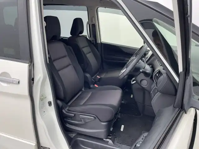 日産 セレナ ハイウェイスター Vセレクション 群馬県 2018(平30)年 9.4万km ブリリアントホワイトパール 純正9型ナビ 純正11型後席モニター　全周囲カメラ　ハンズフリー両側電動スライド　クルーズコントロール　衝突被害軽減ブレーキ　アイドリングストップ　純正ビルトインETC ステアリングリモコン 禁煙車