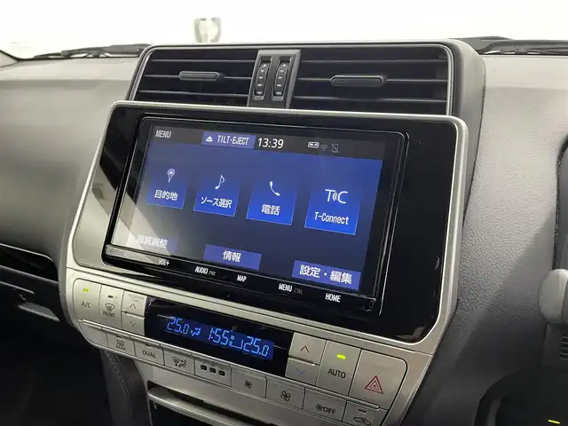 トヨタ ランドクルーザー プラド TX 福井県 2018(平30)年 5.4万km ホワイトパールクリスタルシャイン 純正９インチナビ/CD/DVD/フルセグTV/Bluetooth/AM/FM/バックカメラ /Toyota Safet Sense/・プリクラッシュセーフティ（歩行者［昼］検知機能付衝突回避支援タイプ/ ミリ波レーダー＋単眼カメラ方式）/・レーンディパーチャーアラート/・オートマチックハイビーム/・レーダークルーズコントロール（ブレーキ制御付）/・VSC＆TRC（トラクションコントロール）＋ヒルスタートアシストコントロール（HAC）＋電動センターデフロック/・LEDヘッドランプ［ハイ・ロービーム］/ オートレベリング機能付＋/LEDクリアランスランプ（デイライト機能付）＋ヘッドランプクリーナー/プッシュスタート/スマートキー/純正前方ドライブレコーダー/純正17インチアルミホイール/ルーフレール/フロアマット/前後コーナーセンサー/ビルトインETC/横滑り防止装置/サイドターンランプ付電動格納式リモコンカラードドアミラー（ヒーター付）/LEDハイマウントストップランプ付リヤスポイラー