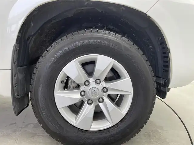 トヨタ ランドクルーザー プラド TX 福井県 2018(平30)年 5.4万km ホワイトパールクリスタルシャイン 純正９インチナビ/CD/DVD/フルセグTV/Bluetooth/AM/FM/バックカメラ /Toyota Safet Sense/・プリクラッシュセーフティ（歩行者［昼］検知機能付衝突回避支援タイプ/ ミリ波レーダー＋単眼カメラ方式）/・レーンディパーチャーアラート/・オートマチックハイビーム/・レーダークルーズコントロール（ブレーキ制御付）/・VSC＆TRC（トラクションコントロール）＋ヒルスタートアシストコントロール（HAC）＋電動センターデフロック/・LEDヘッドランプ［ハイ・ロービーム］/ オートレベリング機能付＋/LEDクリアランスランプ（デイライト機能付）＋ヘッドランプクリーナー/プッシュスタート/スマートキー/純正前方ドライブレコーダー/純正17インチアルミホイール/ルーフレール/フロアマット/前後コーナーセンサー/ビルトインETC/横滑り防止装置/サイドターンランプ付電動格納式リモコンカラードドアミラー（ヒーター付）/LEDハイマウントストップランプ付リヤスポイラー