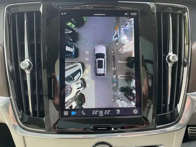 ボルボ Ｖ９０ 東京都 2021(令3)年 3.8万km パール PHEV/Pilot Assist/純正メーカーナビ/全周囲カメラ/AppleCarPlay Bluetooth/harman kardon/パノラマガラスルーフ（チルト機能付き）/本革シート/メモリ機能付きパワーシート/シートヒーター（全席）/エアシート（前席）/ステアリングヒーター/パワーバックドア/レーダークルーズコントロール/ヘッドアップディスプレイ/レーンキープ/ロードサインインフォメーション/前車発信通知機能/後席サンシェード/ETC2.0/純正２０インチAW
