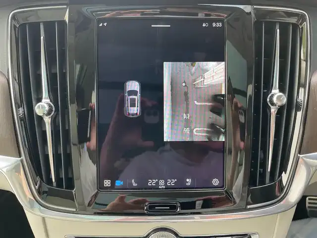 ボルボ Ｖ９０ 東京都 2021(令3)年 3.8万km パール PHEV/Pilot Assist/純正メーカーナビ/全周囲カメラ/AppleCarPlay Bluetooth/harman kardon/パノラマガラスルーフ（チルト機能付き）/本革シート/メモリ機能付きパワーシート/シートヒーター（全席）/エアシート（前席）/ステアリングヒーター/パワーバックドア/レーダークルーズコントロール/ヘッドアップディスプレイ/レーンキープ/ロードサインインフォメーション/前車発信通知機能/後席サンシェード/ETC2.0/純正２０インチAW