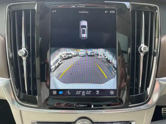 ボルボ Ｖ９０ 東京都 2021(令3)年 3.8万km パール PHEV/Pilot Assist/純正メーカーナビ/全周囲カメラ/AppleCarPlay Bluetooth/harman kardon/パノラマガラスルーフ（チルト機能付き）/本革シート/メモリ機能付きパワーシート/シートヒーター（全席）/エアシート（前席）/ステアリングヒーター/パワーバックドア/レーダークルーズコントロール/ヘッドアップディスプレイ/レーンキープ/ロードサインインフォメーション/前車発信通知機能/後席サンシェード/ETC2.0/純正２０インチAW