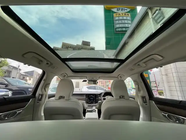 ボルボ Ｖ９０ 東京都 2021(令3)年 3.8万km パール PHEV/Pilot Assist/純正メーカーナビ/全周囲カメラ/AppleCarPlay Bluetooth/harman kardon/パノラマガラスルーフ（チルト機能付き）/本革シート/メモリ機能付きパワーシート/シートヒーター（全席）/エアシート（前席）/ステアリングヒーター/パワーバックドア/レーダークルーズコントロール/ヘッドアップディスプレイ/レーンキープ/ロードサインインフォメーション/前車発信通知機能/後席サンシェード/ETC2.0/純正２０インチAW