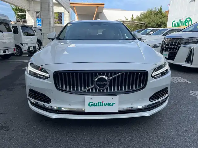 ボルボ Ｖ９０ 東京都 2021(令3)年 3.8万km パール PHEV/Pilot Assist/純正メーカーナビ/全周囲カメラ/AppleCarPlay Bluetooth/harman kardon/パノラマガラスルーフ（チルト機能付き）/本革シート/メモリ機能付きパワーシート/シートヒーター（全席）/エアシート（前席）/ステアリングヒーター/パワーバックドア/レーダークルーズコントロール/ヘッドアップディスプレイ/レーンキープ/ロードサインインフォメーション/前車発信通知機能/後席サンシェード/ETC2.0/純正２０インチAW