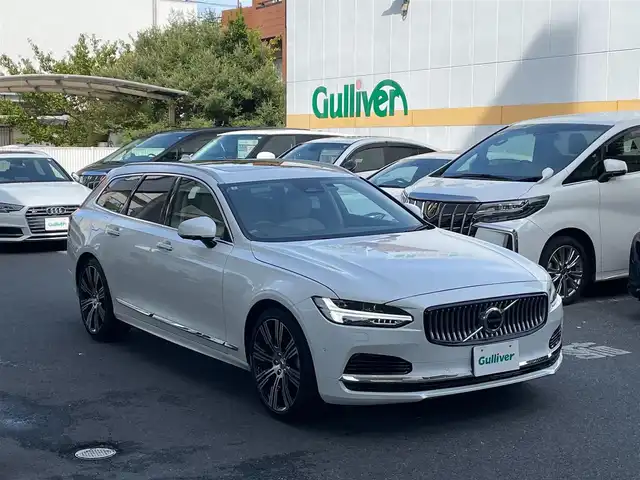 ボルボ Ｖ９０ 東京都 2021(令3)年 3.8万km パール PHEV/Pilot Assist/純正メーカーナビ/全周囲カメラ/AppleCarPlay Bluetooth/harman kardon/パノラマガラスルーフ（チルト機能付き）/本革シート/メモリ機能付きパワーシート/シートヒーター（全席）/エアシート（前席）/ステアリングヒーター/パワーバックドア/レーダークルーズコントロール/ヘッドアップディスプレイ/レーンキープ/ロードサインインフォメーション/前車発信通知機能/後席サンシェード/ETC2.0/純正２０インチAW