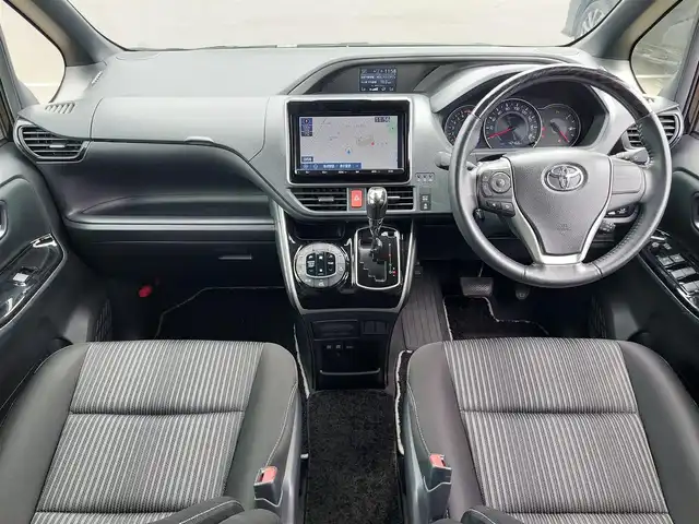 トヨタ ヴォクシー ZS 煌Ⅱ 東京都 2020(令2)年 4.3万km ブラック 純正ナビ/Bluetooth/バックカメラ/トヨタセーフティセンス/クルーズコントロール/LEDヘッドライト/フォグランプ/純正アルミホイール/前後ドライブレコーダー/両側パワースライドドア/ビルトインETC/フルセグテレビ/スペアキー/プッシュスタート/キーレスエントリー/オートマティックハイビーム/コーナーセンサー/純正フロアマット/USB入力端子