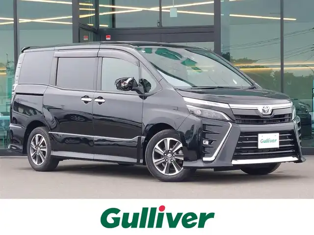 トヨタ ヴォクシー ZS 煌Ⅱ 東京都 2020(令2)年 4.3万km ブラック 純正ナビ/Bluetooth/バックカメラ/トヨタセーフティセンス/クルーズコントロール/LEDヘッドライト/フォグランプ/純正アルミホイール/前後ドライブレコーダー/両側パワースライドドア/ビルトインETC/フルセグテレビ/スペアキー/プッシュスタート/キーレスエントリー/オートマティックハイビーム/コーナーセンサー/純正フロアマット/USB入力端子