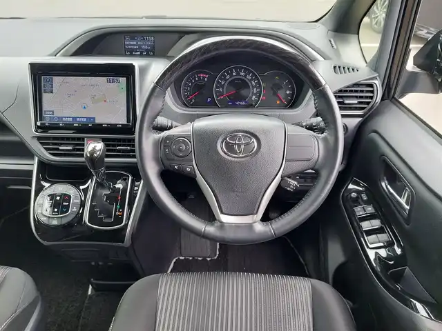 トヨタ ヴォクシー ZS 煌Ⅱ 東京都 2020(令2)年 4.3万km ブラック 純正ナビ/Bluetooth/バックカメラ/トヨタセーフティセンス/クルーズコントロール/LEDヘッドライト/フォグランプ/純正アルミホイール/前後ドライブレコーダー/両側パワースライドドア/ビルトインETC/フルセグテレビ/スペアキー/プッシュスタート/キーレスエントリー/オートマティックハイビーム/コーナーセンサー/純正フロアマット/USB入力端子