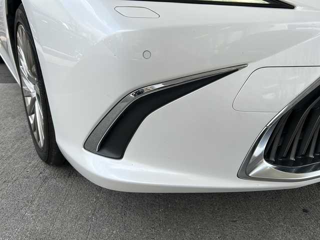 レクサス ＥＳ 300h バージョンL 京都府 2021(令3)年 8.9万km ソニッククォーツ 純正SDナビ/Bluetooth Audio/CD/DVD/USB端子入力/フルセグTV/バックカメラ/パノラミックビューモニター/サンルーフ/三眼LED/レーダークルーズコントロール/パドルシフト/パワーシート(D＋N席)/シートヒーター(全席)/エアーシート(D＋N席)/前席メモリーシート/ベージュレザーシート/電動リアゲート/デジタルインナーミラー/ビルトインETC2.0/前方純正ドライブレコーダー/BSM/HUD/ステアリングヒーター/アイドリングストップ/100V充電/ABS/AFS/横滑り防止装置/前後コーナーセンサー/レーンキープアシスト/盗難防止装置/オートライト/オートマチックハイビーム/純正フロアマット/保証書/取扱説明書/スペアキー