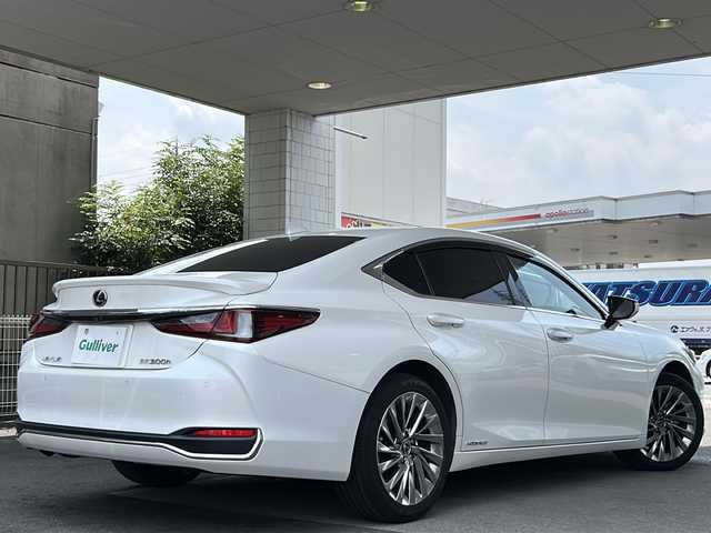 レクサス ＥＳ 300h バージョンL 京都府 2021(令3)年 8.9万km ソニッククォーツ 純正SDナビ/Bluetooth Audio/CD/DVD/USB端子入力/フルセグTV/バックカメラ/パノラミックビューモニター/サンルーフ/三眼LED/レーダークルーズコントロール/パドルシフト/パワーシート(D＋N席)/シートヒーター(全席)/エアーシート(D＋N席)/前席メモリーシート/ベージュレザーシート/電動リアゲート/デジタルインナーミラー/ビルトインETC2.0/前方純正ドライブレコーダー/BSM/HUD/ステアリングヒーター/アイドリングストップ/100V充電/ABS/AFS/横滑り防止装置/前後コーナーセンサー/レーンキープアシスト/盗難防止装置/オートライト/オートマチックハイビーム/純正フロアマット/保証書/取扱説明書/スペアキー