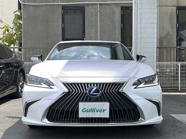 レクサス ＥＳ 300h バージョンL 京都府 2021(令3)年 8.9万km ソニッククォーツ 純正SDナビ/Bluetooth Audio/CD/DVD/USB端子入力/フルセグTV/バックカメラ/パノラミックビューモニター/サンルーフ/三眼LED/レーダークルーズコントロール/パドルシフト/パワーシート(D＋N席)/シートヒーター(全席)/エアーシート(D＋N席)/前席メモリーシート/ベージュレザーシート/電動リアゲート/デジタルインナーミラー/ビルトインETC2.0/前方純正ドライブレコーダー/BSM/HUD/ステアリングヒーター/アイドリングストップ/100V充電/ABS/AFS/横滑り防止装置/前後コーナーセンサー/レーンキープアシスト/盗難防止装置/オートライト/オートマチックハイビーム/純正フロアマット/保証書/取扱説明書/スペアキー