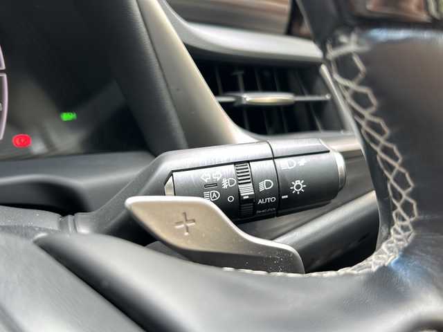 レクサス ＥＳ 300h バージョンL 京都府 2021(令3)年 8.9万km ソニッククォーツ 純正SDナビ/Bluetooth Audio/CD/DVD/USB端子入力/フルセグTV/バックカメラ/パノラミックビューモニター/サンルーフ/三眼LED/レーダークルーズコントロール/パドルシフト/パワーシート(D＋N席)/シートヒーター(全席)/エアーシート(D＋N席)/前席メモリーシート/ベージュレザーシート/電動リアゲート/デジタルインナーミラー/ビルトインETC2.0/前方純正ドライブレコーダー/BSM/HUD/ステアリングヒーター/アイドリングストップ/100V充電/ABS/AFS/横滑り防止装置/前後コーナーセンサー/レーンキープアシスト/盗難防止装置/オートライト/オートマチックハイビーム/純正フロアマット/保証書/取扱説明書/スペアキー