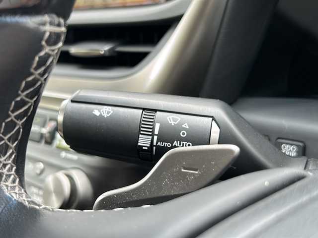 レクサス ＥＳ 300h バージョンL 京都府 2021(令3)年 8.9万km ソニッククォーツ 純正SDナビ/Bluetooth Audio/CD/DVD/USB端子入力/フルセグTV/バックカメラ/パノラミックビューモニター/サンルーフ/三眼LED/レーダークルーズコントロール/パドルシフト/パワーシート(D＋N席)/シートヒーター(全席)/エアーシート(D＋N席)/前席メモリーシート/ベージュレザーシート/電動リアゲート/デジタルインナーミラー/ビルトインETC2.0/前方純正ドライブレコーダー/BSM/HUD/ステアリングヒーター/アイドリングストップ/100V充電/ABS/AFS/横滑り防止装置/前後コーナーセンサー/レーンキープアシスト/盗難防止装置/オートライト/オートマチックハイビーム/純正フロアマット/保証書/取扱説明書/スペアキー