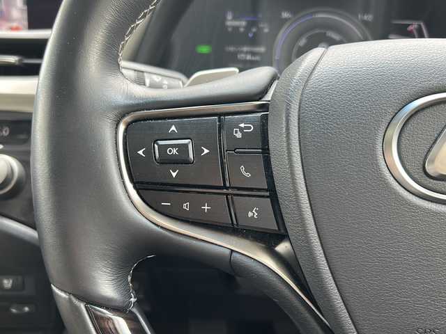 レクサス ＥＳ 300h バージョンL 京都府 2021(令3)年 8.9万km ソニッククォーツ 純正SDナビ/Bluetooth Audio/CD/DVD/USB端子入力/フルセグTV/バックカメラ/パノラミックビューモニター/サンルーフ/三眼LED/レーダークルーズコントロール/パドルシフト/パワーシート(D＋N席)/シートヒーター(全席)/エアーシート(D＋N席)/前席メモリーシート/ベージュレザーシート/電動リアゲート/デジタルインナーミラー/ビルトインETC2.0/前方純正ドライブレコーダー/BSM/HUD/ステアリングヒーター/アイドリングストップ/100V充電/ABS/AFS/横滑り防止装置/前後コーナーセンサー/レーンキープアシスト/盗難防止装置/オートライト/オートマチックハイビーム/純正フロアマット/保証書/取扱説明書/スペアキー