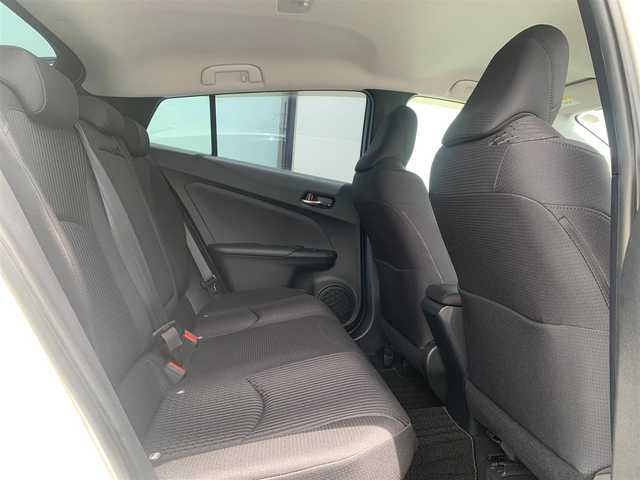 トヨタ プリウス Sセーフティプラス 福島県 2016(平28)年 4.1万km ホワイトパールクリスタルシャイン 純正ナビ/   フルセグTV/CD/DVD/Bluetooth/バックモニター/社外エアロ/衝突軽減ブレーキ/横滑り防止装置/コーナーセンサー/パーキングアシスト/ヘッドアップディスプレイ/レーダークルーズコントロール/レーンキープアシスト/オートマチックハイビーム/純正フロアマット/プッシュスタート/スマートキー/ビルトインＥＴＣ/ＬＥＤ/禁煙車