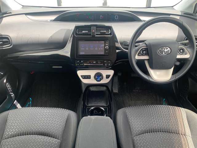 トヨタ プリウス Sセーフティプラス 福島県 2016(平28)年 4.1万km ホワイトパールクリスタルシャイン 純正ナビ/   フルセグTV/CD/DVD/Bluetooth/バックモニター/社外エアロ/衝突軽減ブレーキ/横滑り防止装置/コーナーセンサー/パーキングアシスト/ヘッドアップディスプレイ/レーダークルーズコントロール/レーンキープアシスト/オートマチックハイビーム/純正フロアマット/プッシュスタート/スマートキー/ビルトインＥＴＣ/ＬＥＤ/禁煙車