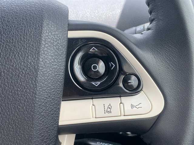 トヨタ プリウス Sセーフティプラス 福島県 2016(平28)年 4.1万km ホワイトパールクリスタルシャイン 純正ナビ/   フルセグTV/CD/DVD/Bluetooth/バックモニター/社外エアロ/衝突軽減ブレーキ/横滑り防止装置/コーナーセンサー/パーキングアシスト/ヘッドアップディスプレイ/レーダークルーズコントロール/レーンキープアシスト/オートマチックハイビーム/純正フロアマット/プッシュスタート/スマートキー/ビルトインＥＴＣ/ＬＥＤ/禁煙車