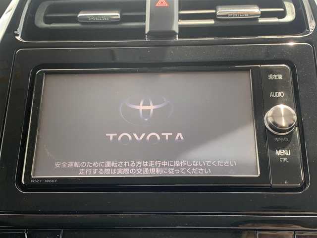 トヨタ プリウス Sセーフティプラス 福島県 2016(平28)年 4.1万km ホワイトパールクリスタルシャイン 純正ナビ/   フルセグTV/CD/DVD/Bluetooth/バックモニター/社外エアロ/衝突軽減ブレーキ/横滑り防止装置/コーナーセンサー/パーキングアシスト/ヘッドアップディスプレイ/レーダークルーズコントロール/レーンキープアシスト/オートマチックハイビーム/純正フロアマット/プッシュスタート/スマートキー/ビルトインＥＴＣ/ＬＥＤ/禁煙車