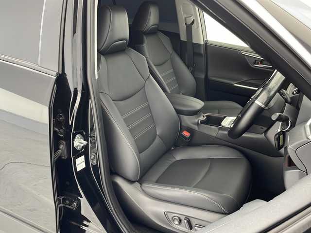 トヨタ ＲＡＶ４ G 愛知県 2024(令6)年 1.9万km アティチュードブラックマイカ 衝突被害軽減ブレーキ/純正10インチディスプレイオーディオナビ（あり）/全方位カメラ/サンルーフ/レーダークルーズコントロール/シートヒーター/エアーシート/フルセグTV/Bluetooth/バックカメラ/電動リアゲート/パワーシート/コーナーセンサー/アルミホイール/ルーフレール/ETC2.0/ブラインドスポットモニター/LEDヘッドライト/ステアリングヒーター/インテリジェントミラー/レーンキープアシスト/オートマチックハイビーム/ステアリングスイッチ/スマートキー/プッシュスタート