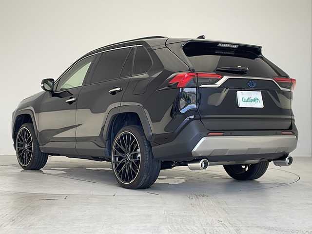 トヨタ ＲＡＶ４ G 愛知県 2024(令6)年 1.9万km アティチュードブラックマイカ 衝突被害軽減ブレーキ/純正10インチディスプレイオーディオナビ（あり）/全方位カメラ/サンルーフ/レーダークルーズコントロール/シートヒーター/エアーシート/フルセグTV/Bluetooth/バックカメラ/電動リアゲート/パワーシート/コーナーセンサー/アルミホイール/ルーフレール/ETC2.0/ブラインドスポットモニター/LEDヘッドライト/ステアリングヒーター/インテリジェントミラー/レーンキープアシスト/オートマチックハイビーム/ステアリングスイッチ/スマートキー/プッシュスタート