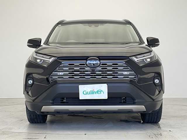 トヨタ ＲＡＶ４ G 愛知県 2024(令6)年 1.9万km アティチュードブラックマイカ 衝突被害軽減ブレーキ/純正10インチディスプレイオーディオナビ（あり）/全方位カメラ/サンルーフ/レーダークルーズコントロール/シートヒーター/エアーシート/フルセグTV/Bluetooth/バックカメラ/電動リアゲート/パワーシート/コーナーセンサー/アルミホイール/ルーフレール/ETC2.0/ブラインドスポットモニター/LEDヘッドライト/ステアリングヒーター/インテリジェントミラー/レーンキープアシスト/オートマチックハイビーム/ステアリングスイッチ/スマートキー/プッシュスタート