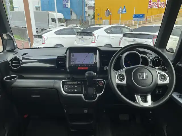ホンダ Ｎ ＢＯＸ G ターボ Lパッケージ 千葉県 2015(平27)年 10.4万km スマートブラック (株)IDOMが運営する【じしゃロン八千代店】の自社ローン対象車両になります。こちらは現金またはオートローンご利用時の価格です。自社ローンご希望の方は別途その旨お申付け下さい/純正ナビ（VXM-155VSi）/・CD/DVD/・Bluetooth接続/・ワンセグTV/両側パワースライドドア/ETC/バックカメラ/ステアリングリモコン/クルーズコントロール/プッシュスタート/スマートキー/パドルシフト/純正アルミホイール/ターボ車