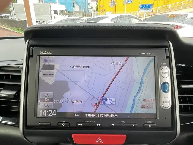 ホンダ Ｎ ＢＯＸ G ターボ Lパッケージ 千葉県 2015(平27)年 10.4万km スマートブラック (株)IDOMが運営する【じしゃロン八千代店】の自社ローン対象車両になります。こちらは現金またはオートローンご利用時の価格です。自社ローンご希望の方は別途その旨お申付け下さい/純正ナビ（VXM-155VSi）/・CD/DVD/・Bluetooth接続/・ワンセグTV/両側パワースライドドア/ETC/バックカメラ/ステアリングリモコン/クルーズコントロール/プッシュスタート/スマートキー/パドルシフト/純正アルミホイール/ターボ車