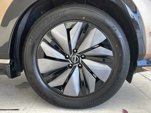 日産 アリア B6 愛知県 2023(令5)年 2.1万km オレンジ プロパイロット/衝突軽減システム/純正12.4型ディズプレイオーディオ　ナビ機能あり/全方位カメラ/クルーズコントロール/シートヒーター　全席/フルセグ/Bluetooth/バックカメラ/電動リアゲート/パワーシート/コーナーセンサー/純正アルミホイール/ルーフレール/ETC2.0/ブラインドスポットモニター/LEDヘッドライト/ステアリングヒーター/インテリジェントミラー/オートマチックハイビーム/ドライブレコーダー/置くだけ充電機/ステアリングスイッチ/スマートキー/プッシュスタート