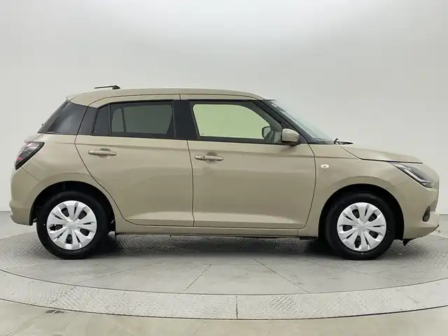 スズキ スイフト XG 新潟県 2024(令6)年 0.4万km キャラバンアイボリーPM 禁煙車/スズキセーフティサポート/純正ディスプレイオーディオ/　　AM/FM/BT/androidauto/applecarplay/アダプティブクルーズコントロール/前席シートヒーター/LEDオートライト/ステアリングスイッチ/ヘッドライトレベライザー/ブラインドスポットモニター/スペアキー/スマートキー