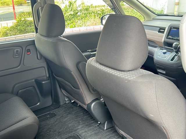 ホンダ フリード G ホンダセンシング 静岡県 2020(令2)年 4.3万km クリスタルブラックパール 純正ナビ/・CD/DVD/・FM/AM/・フルセグTV/・iPod/・SD/Music Rack/・USB/・Bluetooth/主要装備/・ＥＴＣ/・両側パワースライドドア/・バックカメラ/・ＬＥＤヘッドライト/・アクティブコーナリングライト/・運転席＋助手席シートヒーター/・アイドリングストップ/・ホンダセンシング/・追従クルコン/・横滑り防止装置/・オートライト/・ＥＣＯＮ/・オートエアコン