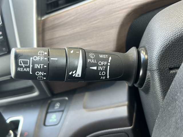 ホンダ フリード G ホンダセンシング 静岡県 2020(令2)年 4.3万km クリスタルブラックパール 純正ナビ/・CD/DVD/・FM/AM/・フルセグTV/・iPod/・SD/Music Rack/・USB/・Bluetooth/主要装備/・ＥＴＣ/・両側パワースライドドア/・バックカメラ/・ＬＥＤヘッドライト/・アクティブコーナリングライト/・運転席＋助手席シートヒーター/・アイドリングストップ/・ホンダセンシング/・追従クルコン/・横滑り防止装置/・オートライト/・ＥＣＯＮ/・オートエアコン
