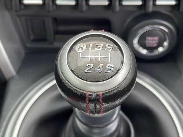 トヨタ ８６ GT リミテッド 岐阜県 2016(平28)年 3.7万km クリスタルブラックシリカ 登録時走行距離36404キロ/純正7インチナビ/フルセグ/バックモニター/ドライブレコーダー/純正フロアマット/純正AW/ハーフレザーシート/オートライト/LEDヘッドライト/エアバック＋サイド/リヤスポイラー/シートヒーター/クルーズコントロール/Bluetooth/ETC/車高調